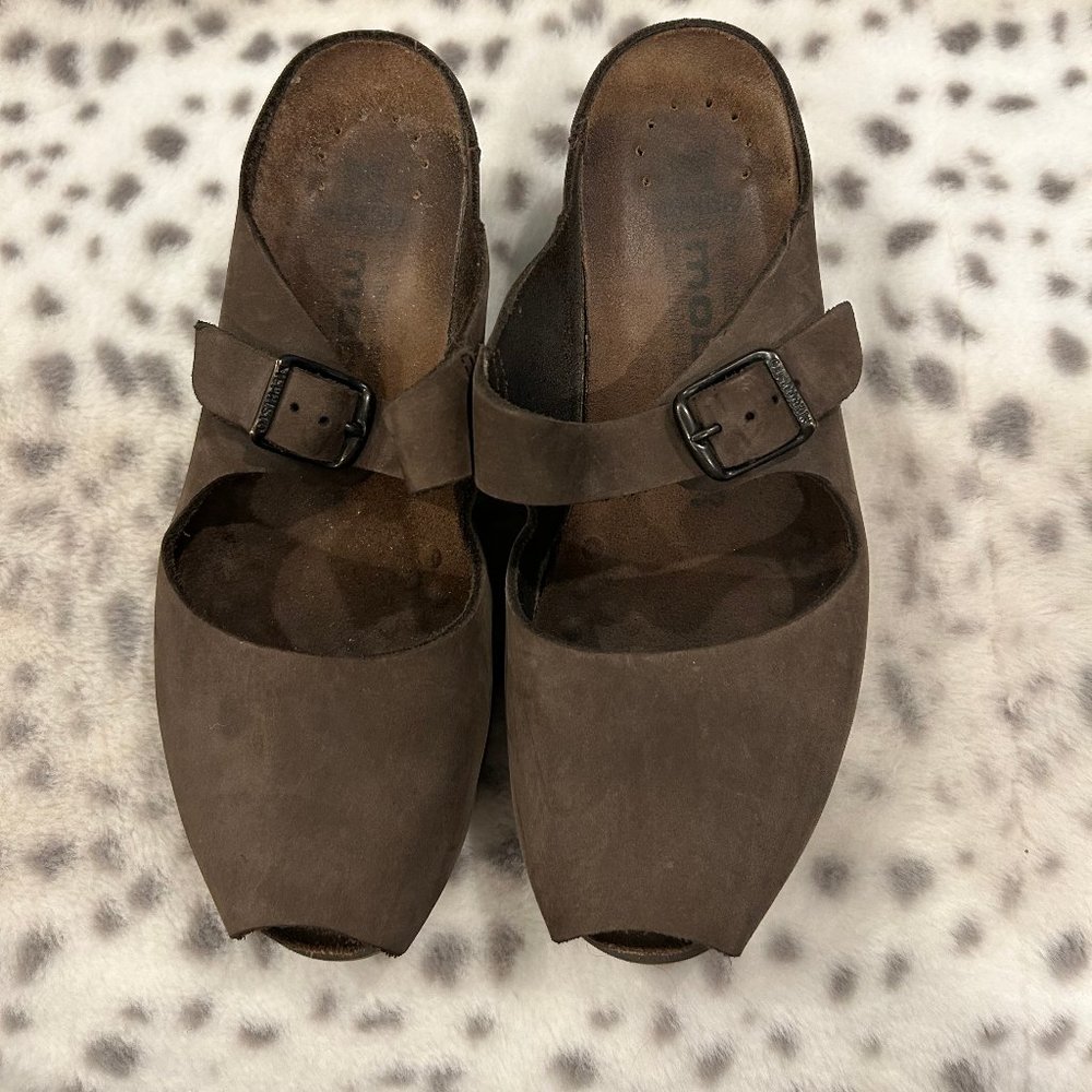 MEPHISTO, BROWN, MARY JANE'S, NOT WORN ALOT, SLIGHTLY WORN SIZE 8